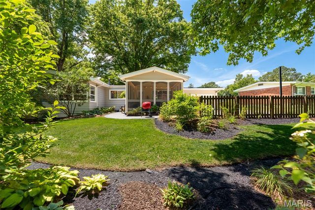 354 Greenbriar Lane, Ballwin, MO 63011