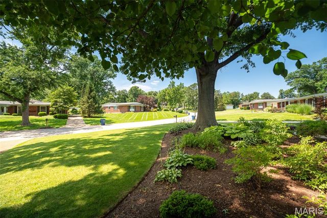 354 Greenbriar Lane, Ballwin, MO 63011