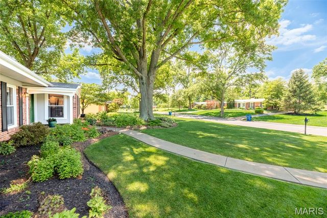 354 Greenbriar Lane, Ballwin, MO 63011