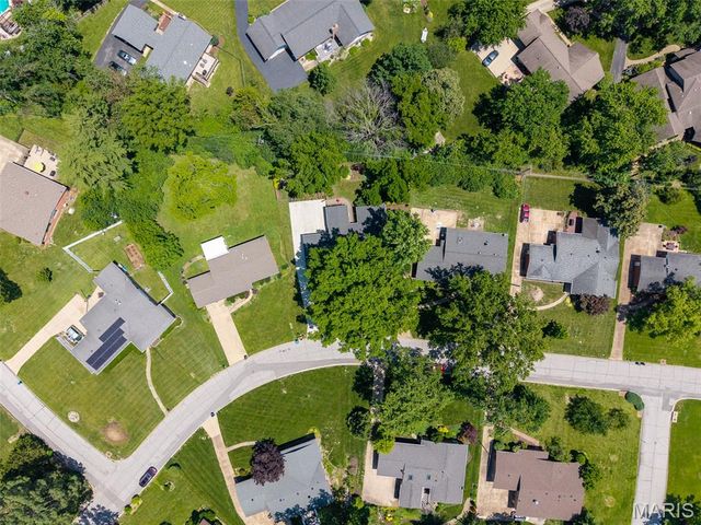 354 Greenbriar Lane, Ballwin, MO 63011