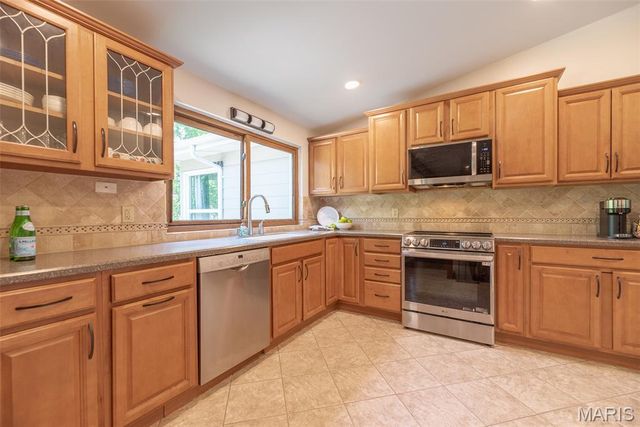 354 Greenbriar Lane, Ballwin, MO 63011