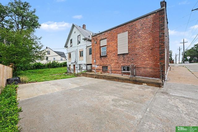 4201 Grand Avenue, Omaha, NE 68111