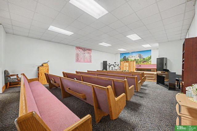 4201 Grand Avenue, Omaha, NE 68111