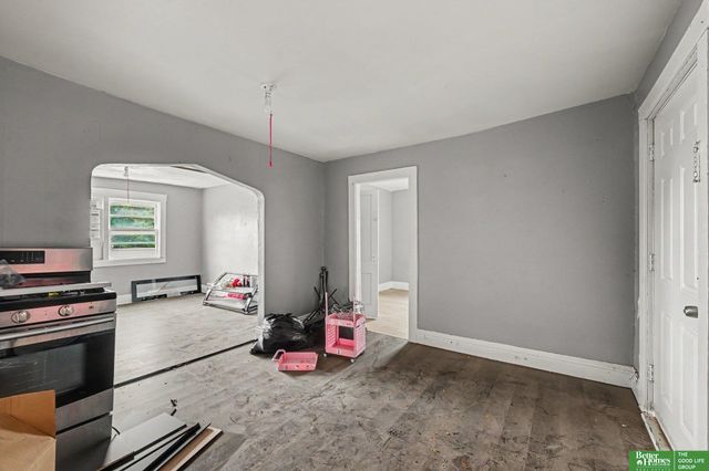 4201 Grand Avenue, Omaha, NE 68111
