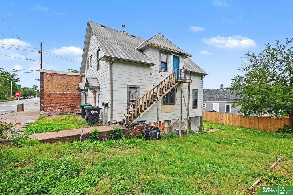 4201 Grand Avenue, Omaha, NE 68111