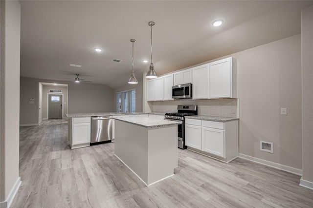 25525 Flora Bella LN, Elgin, TX 78621