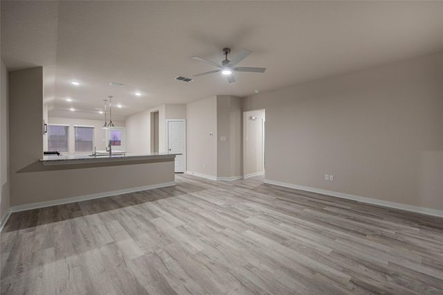 25525 Flora Bella LN, Elgin, TX 78621