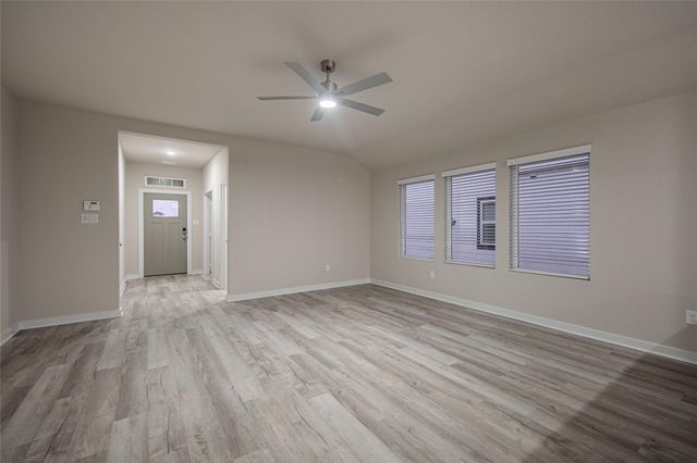 25525 Flora Bella LN, Elgin, TX 78621