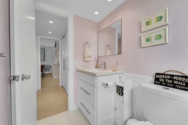 3050 NE 48th Court 206, Lighthouse Point, FL 33064