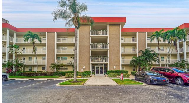 3050 NE 48th Court 206, Lighthouse Point, FL 33064