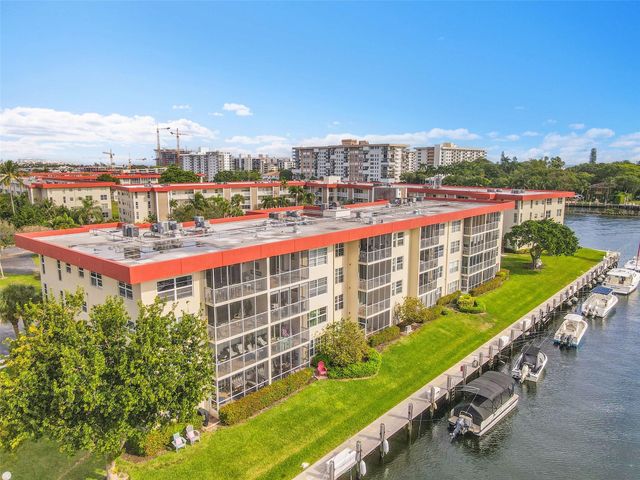 3050 NE 48th Court 206, Lighthouse Point, FL 33064