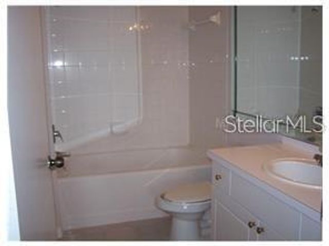 5168 NORTHRIDGE ROAD 212, Sarasota, FL 34238