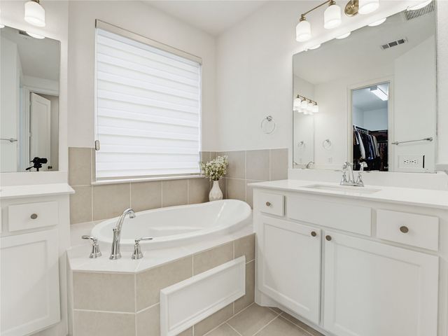 853 Lady Tessala Avenue, Lewisville, TX 75056