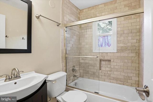 7416 SPORTSMAN DR, Falls Church, VA 22043