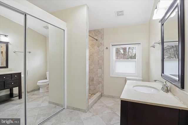 7416 SPORTSMAN DR, Falls Church, VA 22043