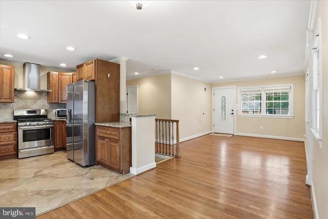 7416 SPORTSMAN DR, Falls Church, VA 22043