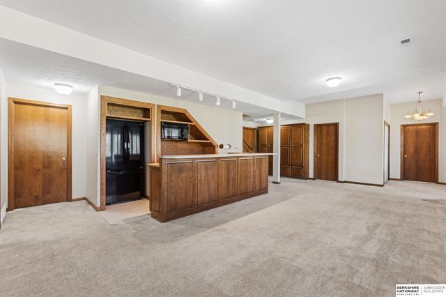 17108 R Circle, Omaha, NE 68135