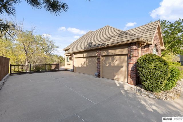 17108 R Circle, Omaha, NE 68135