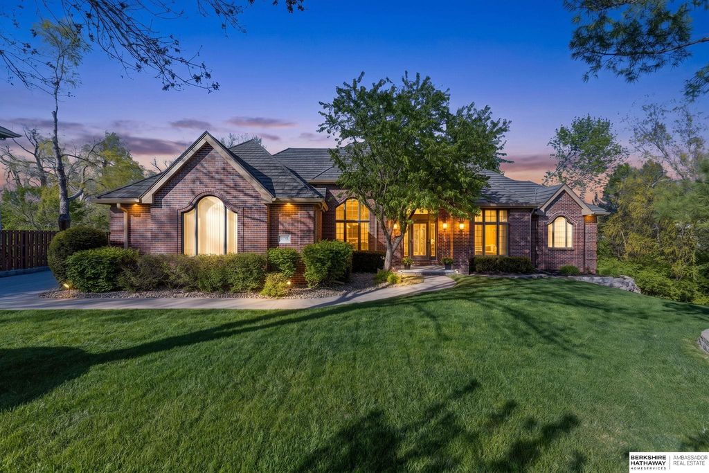 17108 R Circle, Omaha, NE 68135