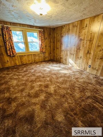 864 E 1st Street, Idaho Falls, ID 83401