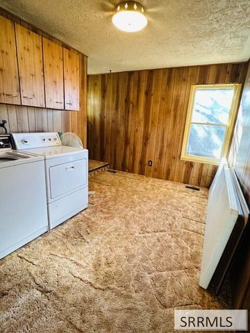 864 E 1st Street, Idaho Falls, ID 83401