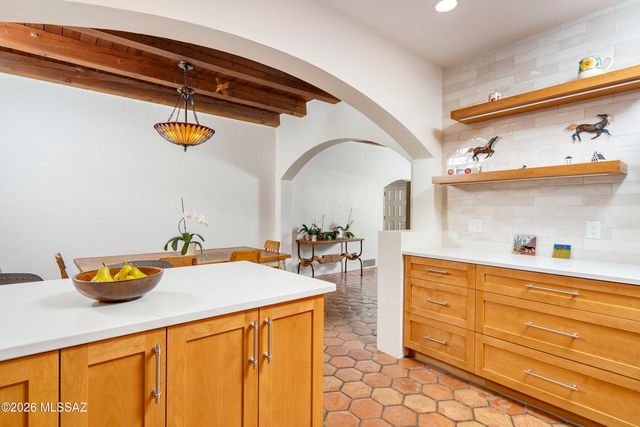 7944 E Cloud Road, Tucson, AZ 85750