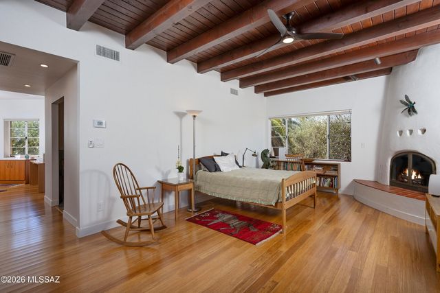 7944 E Cloud Road, Tucson, AZ 85750