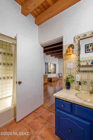 7944 E Cloud Road, Tucson, AZ 85750