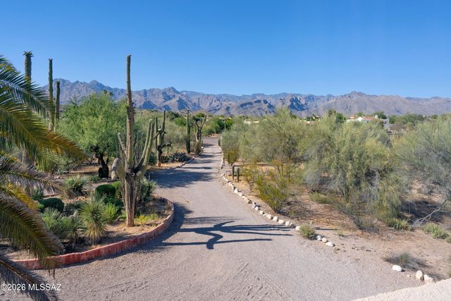 7944 E Cloud Road, Tucson, AZ 85750