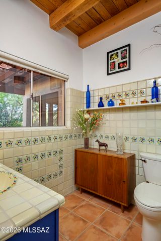 7944 E Cloud Road, Tucson, AZ 85750