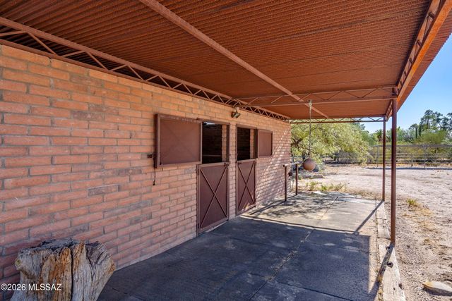 7944 E Cloud Road, Tucson, AZ 85750