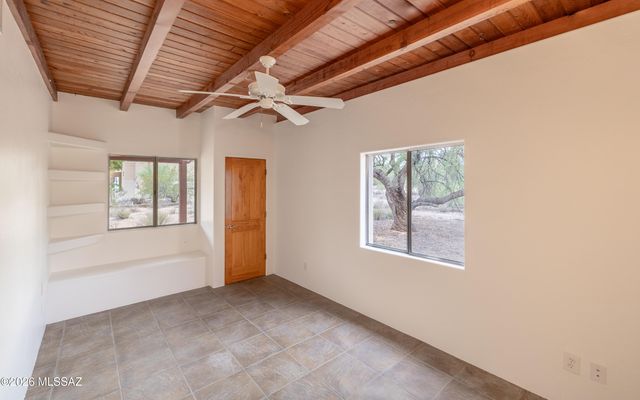 7944 E Cloud Road, Tucson, AZ 85750