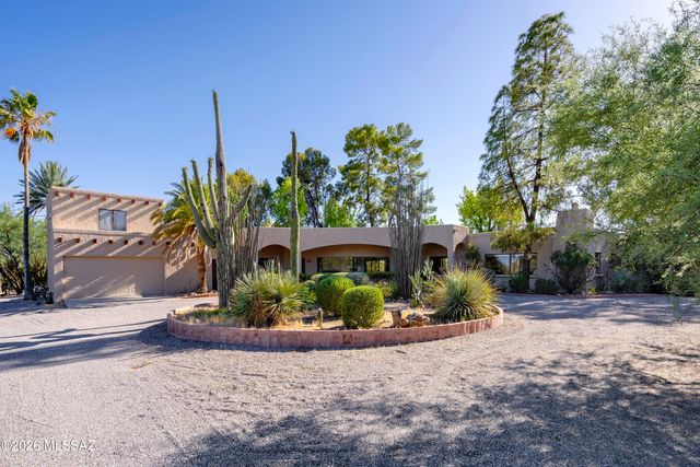 7944 E Cloud Road, Tucson, AZ 85750