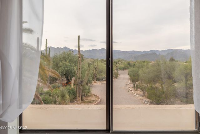 7944 E Cloud Road, Tucson, AZ 85750