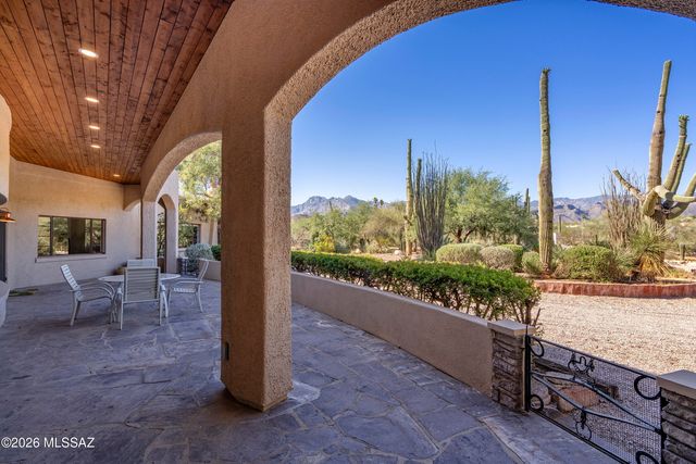 7944 E Cloud Road, Tucson, AZ 85750