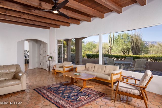7944 E Cloud Road, Tucson, AZ 85750