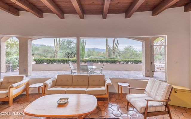 7944 E Cloud Road, Tucson, AZ 85750