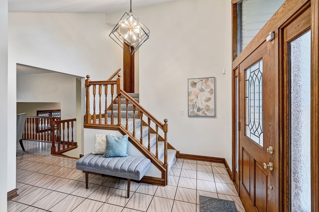 1804 Woodview Court, Darien, IL 60561 — photo 3