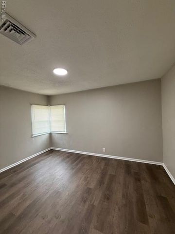 9551 16th Bay ST, Norfolk, VA 23518