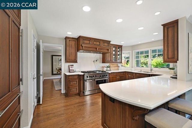 1719 Oro Valley Circle, Walnut Creek, CA 94596