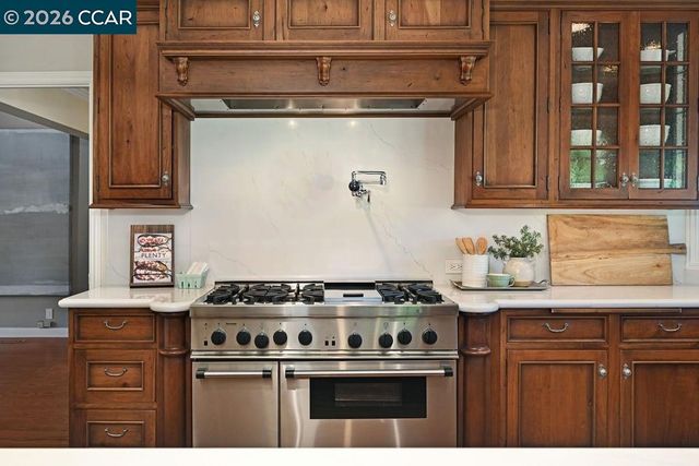 1719 Oro Valley Circle, Walnut Creek, CA 94596