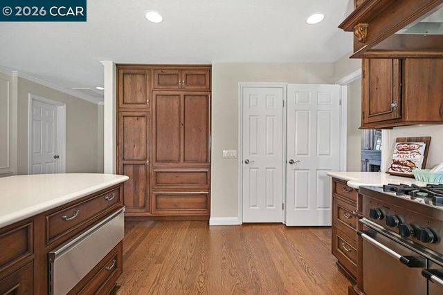 1719 Oro Valley Circle, Walnut Creek, CA 94596