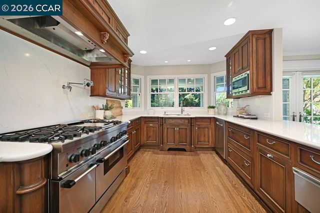 1719 Oro Valley Circle, Walnut Creek, CA 94596
