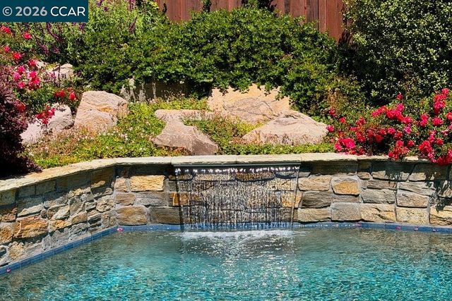 1719 Oro Valley Circle, Walnut Creek, CA 94596