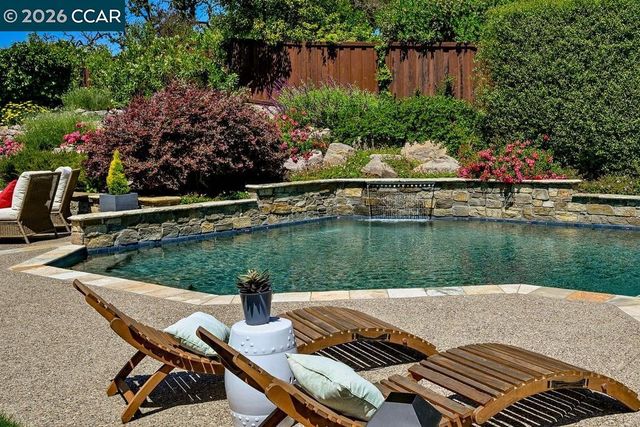 1719 Oro Valley Circle, Walnut Creek, CA 94596