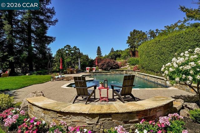 1719 Oro Valley Circle, Walnut Creek, CA 94596