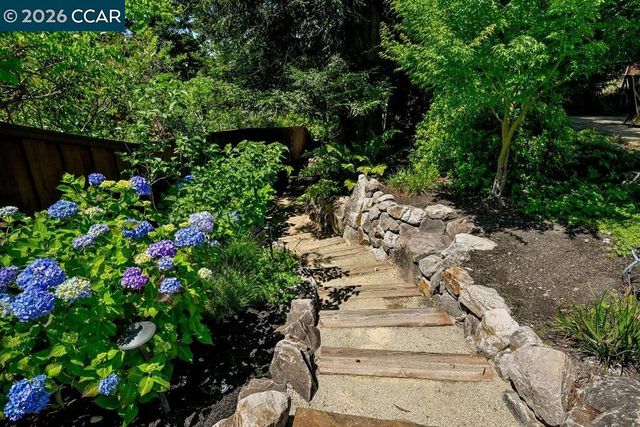 1719 Oro Valley Circle, Walnut Creek, CA 94596