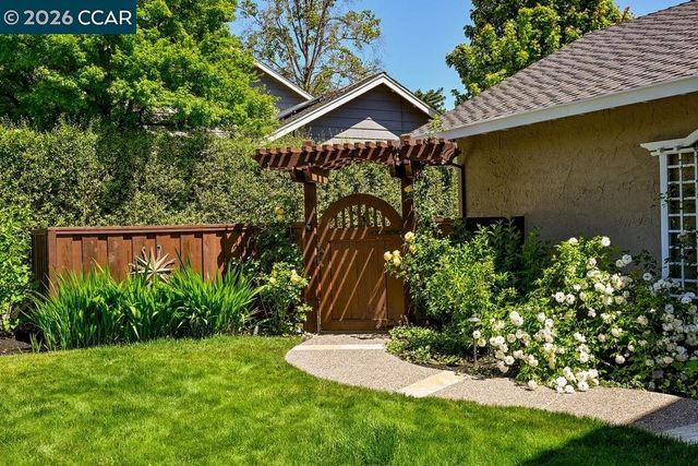 1719 Oro Valley Circle, Walnut Creek, CA 94596
