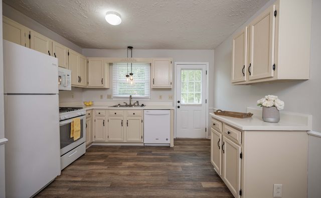 2594 Exeter Dr, Murfreesboro, TN 37130