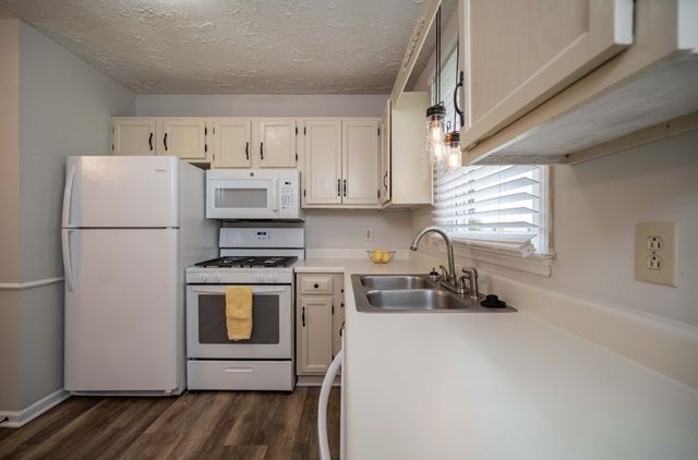 2594 Exeter Dr, Murfreesboro, TN 37130